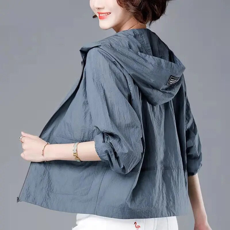 kapuzenjacke-lockerer-passform-taschen