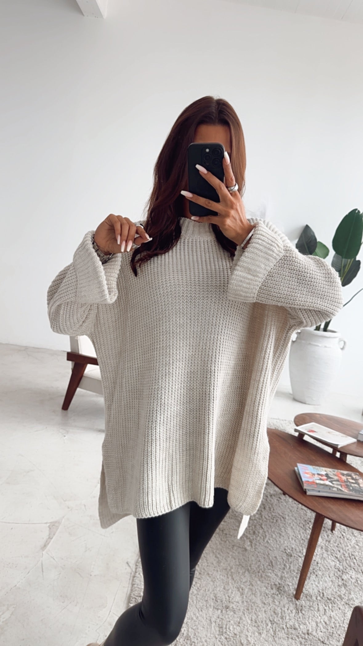 pullover-stehkragen-seitenschlitz.jpeg
