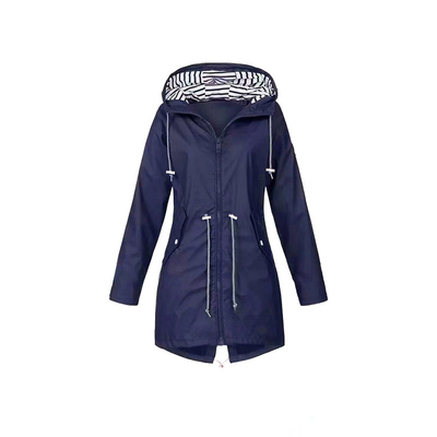 regenjacke-kapuze-reissverschluss.jpeg