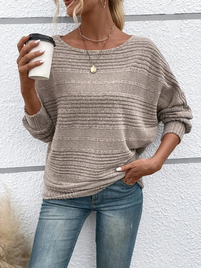 strickpullover-rundhalsausschnitt-lockere-passform.jpeg