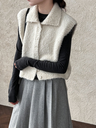 strickweste-mit-hemdkragen