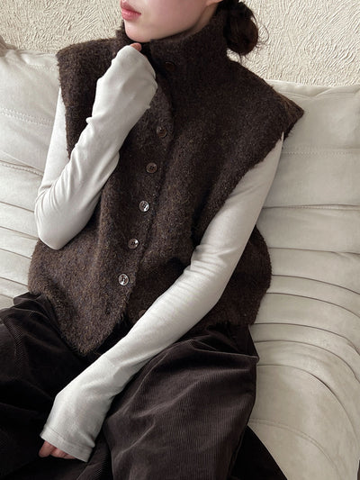 strickweste-mit-hemdkragen