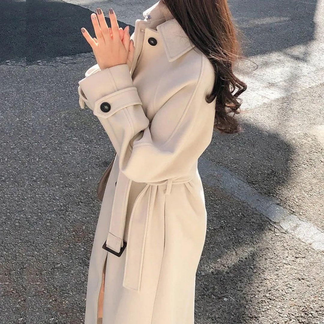 trenchcoat-lang-reverskragen.jpeg