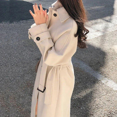trenchcoat-lang-reverskragen.jpeg
