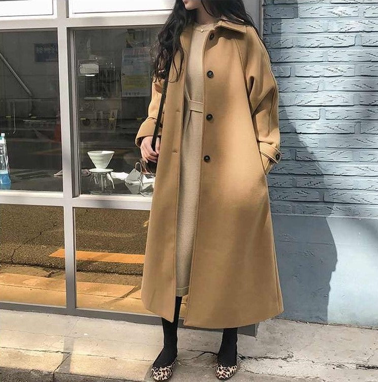 trenchcoat-lang-reverskragen.jpeg