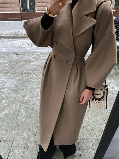 trenchcoat-lang-reverskragen.jpeg